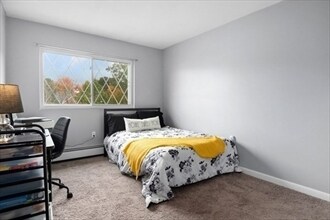 Building Photo - 4 Fernview Ave