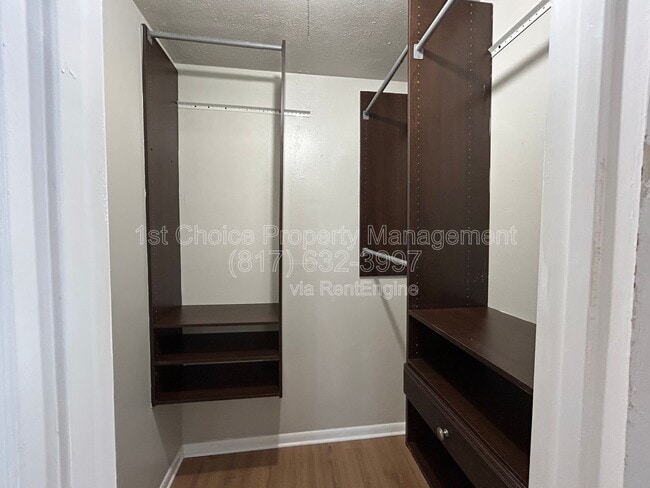 Building Photo - 5929 Gayle Dr