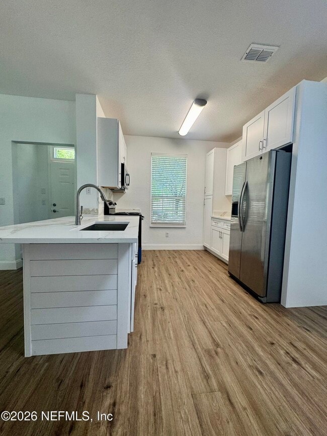 Building Photo - 13703 Richmond Park Dr N