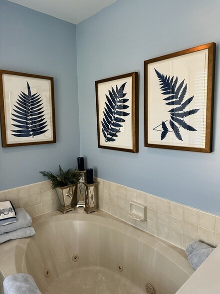 Master Jacuzzi - 927 blue crab way