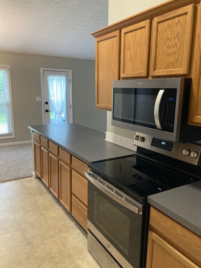 Building Photo - 5711 Waveland Cir