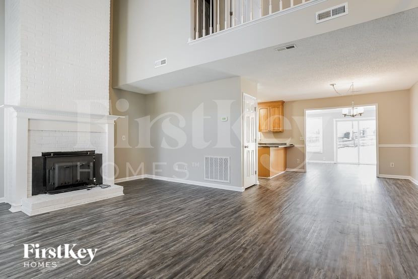 Building Photo - 6700 River Hills Dr