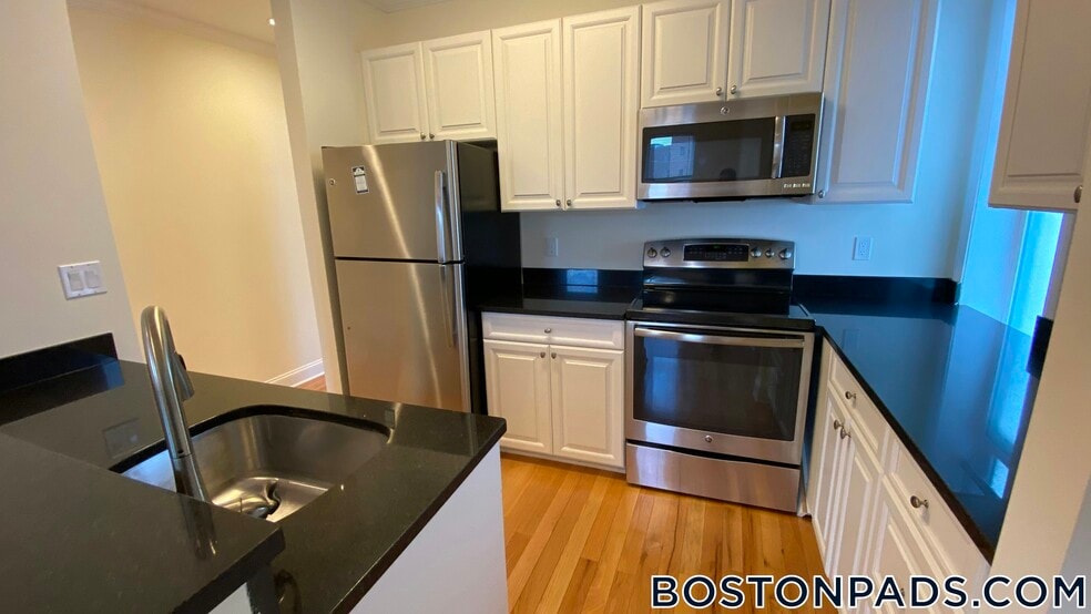 Building Photo - 3 Chauncy St