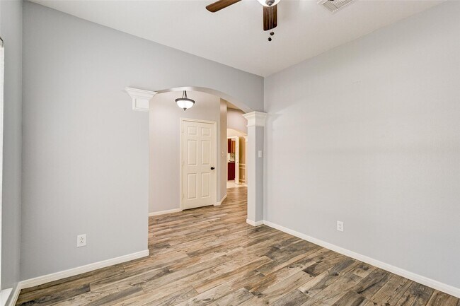 Building Photo - 25910 Oakridge Forest Ln