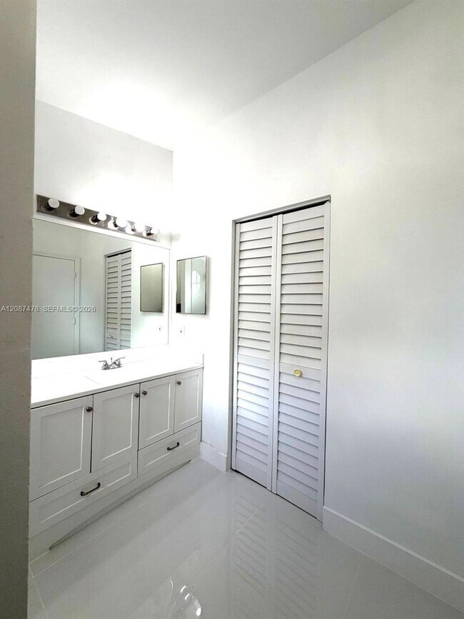 Building Photo - 17969 SW 140th Ct