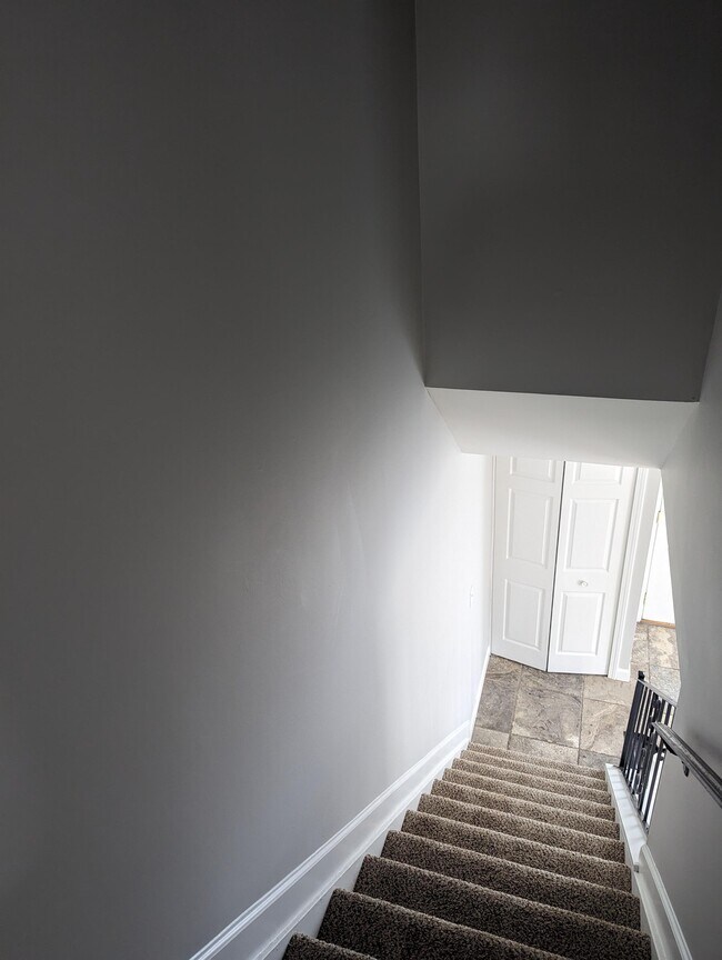 Building Photo - 38450 Meadowdale St