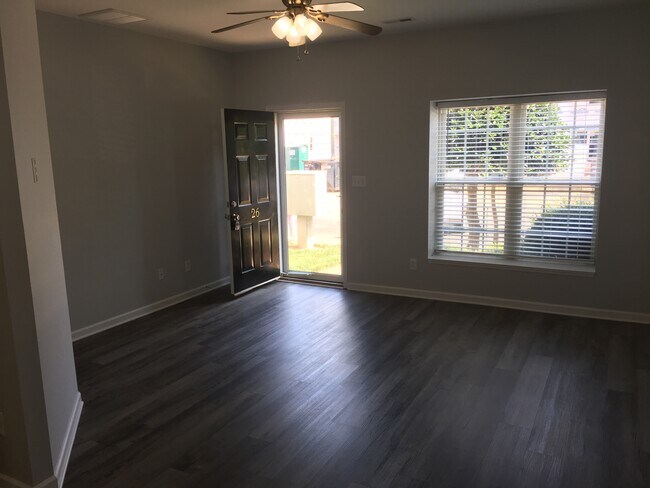Building Photo - 26 Belhaven Dr