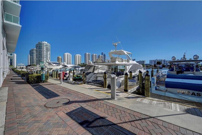 Building Photo - 400 Sunny Isles Blvd