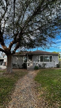 Building Photo - 306 W Sunkist St