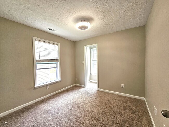 Building Photo - 7252 Lockford Walk N