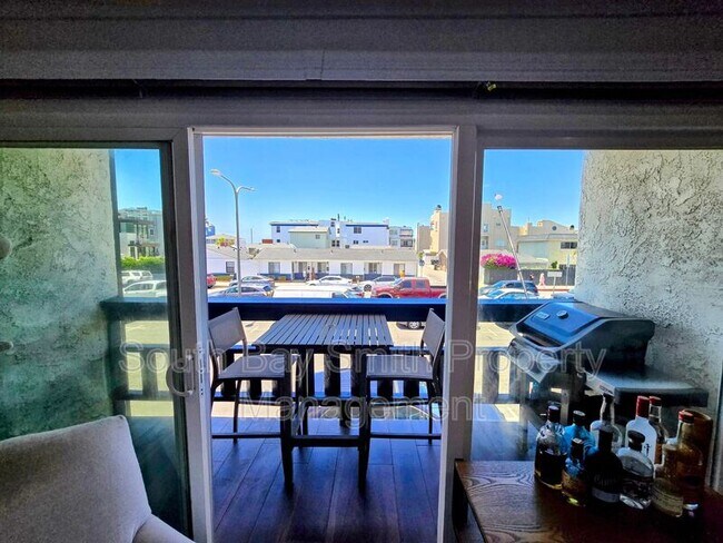 Building Photo - 320 Hermosa Ave