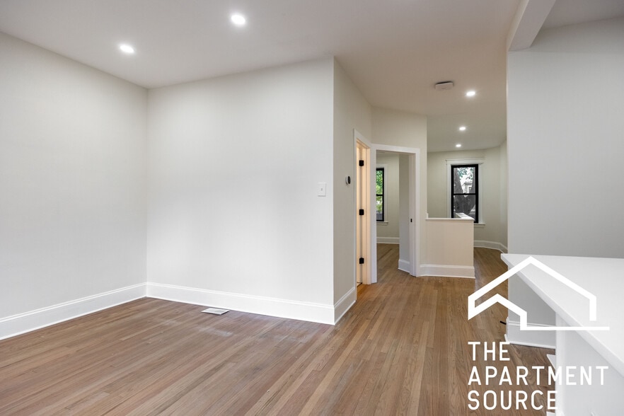 Building Photo - 4638 N Hamilton Ave