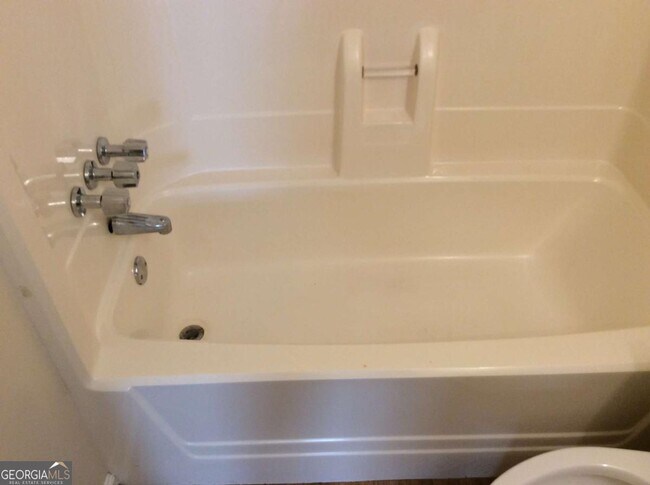 Building Photo - 200 Sheraton Ct