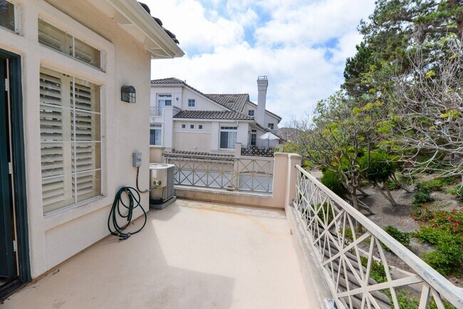 Building Photo - Resort style 2 bedroom/2 bath Condo/ walking distance to Ocean Ranch Village!