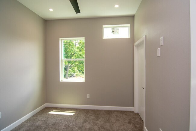 Building Photo - 317-A W 35th St