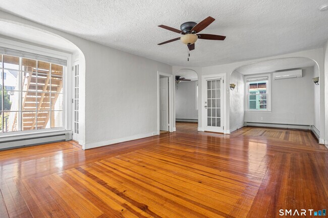 Building Photo - 6 Church St