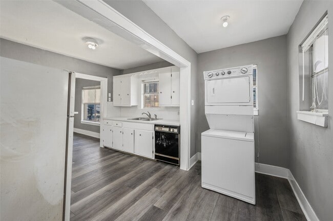 Building Photo - 1501 Dunlavy St