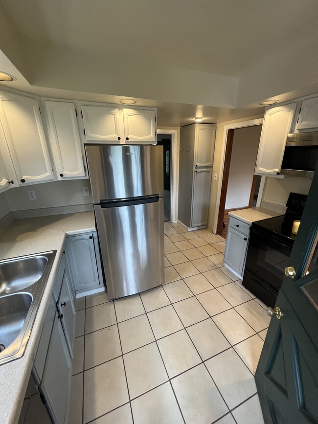 Building Photo - 437 Pennsylvania Ave.