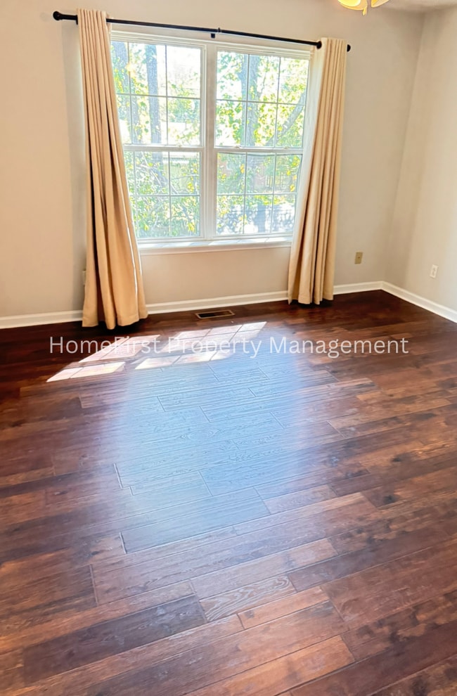 Building Photo - 860 Hidden Stream Dr