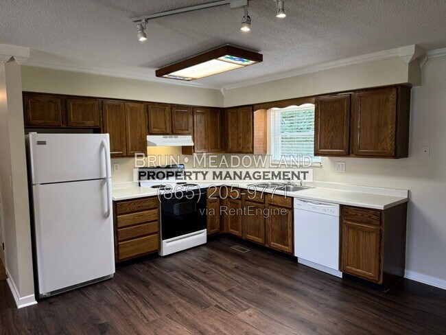 Building Photo - 103 Mapletree Ln