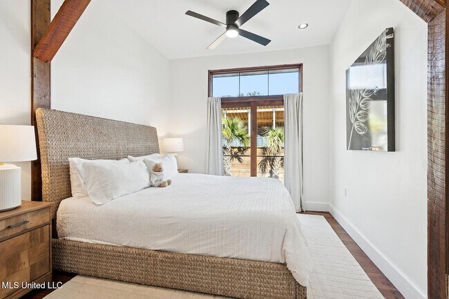 Building Photo - 301 S Toulme St