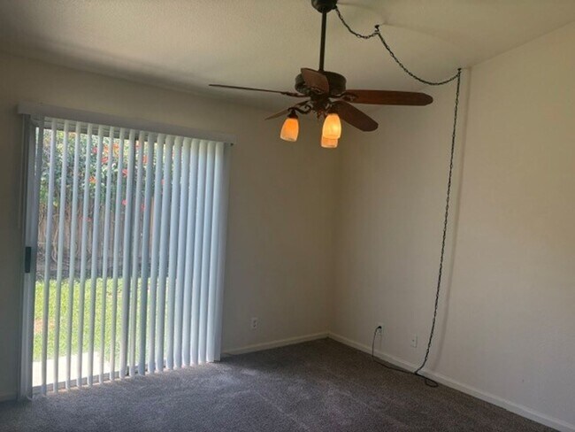 Building Photo - 4 Bedroom/2 Bath Home in the Northwest - $2395 Per Month!