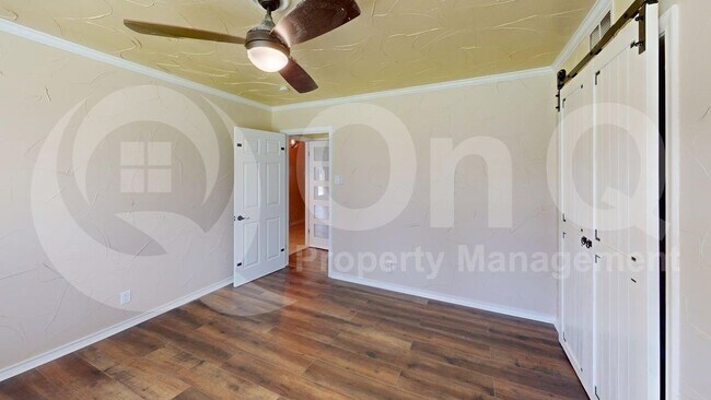 Building Photo - 6458 Royal Ln