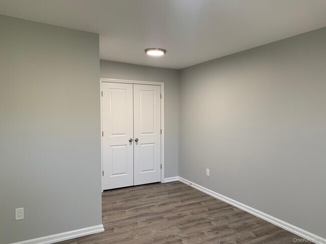 Building Photo - 21 Collegeview Ave