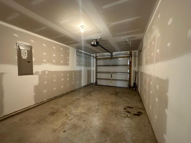Building Photo - 9425 Hanberry Blvd
