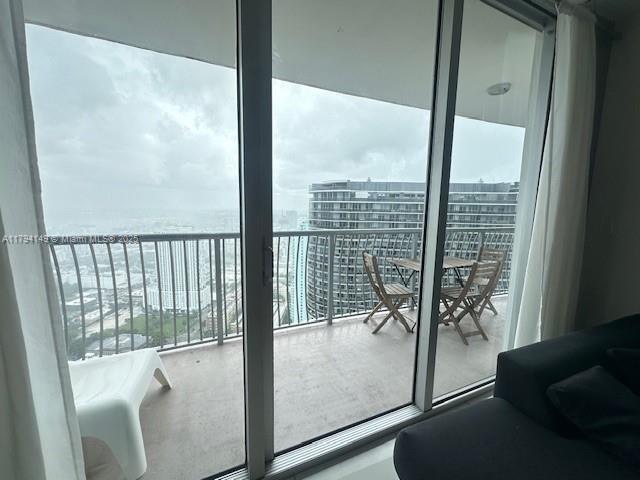 Building Photo - 1750 N Bayshore Dr