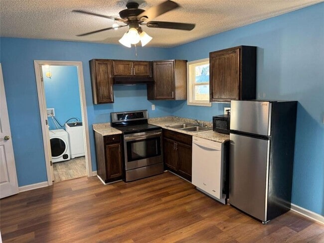 Building Photo - 870 Ashland Park Way SE