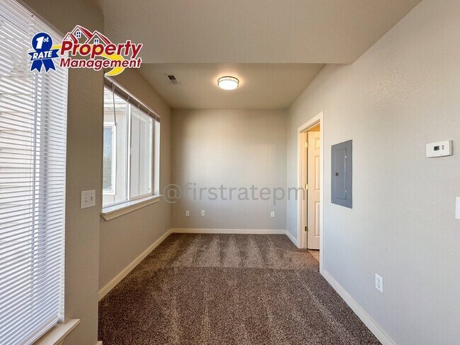 Building Photo - 272 W Mallard Dr