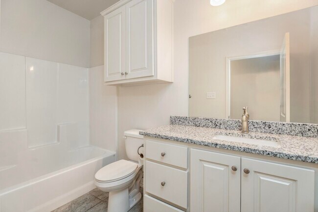 Building Photo - 11623 Evanston Ave