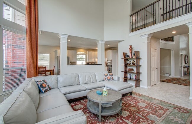 Building Photo - 26427 Sagewood Forest Dr