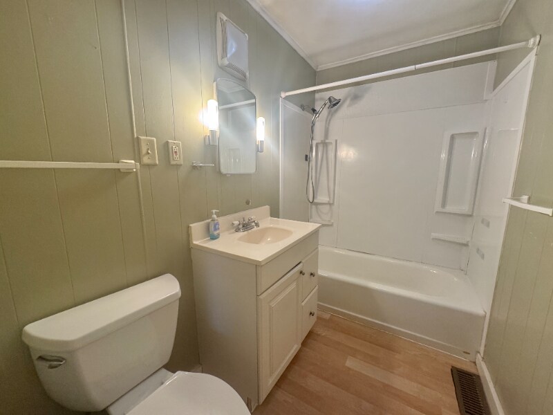 Building Photo - 1274 Bangor Rd