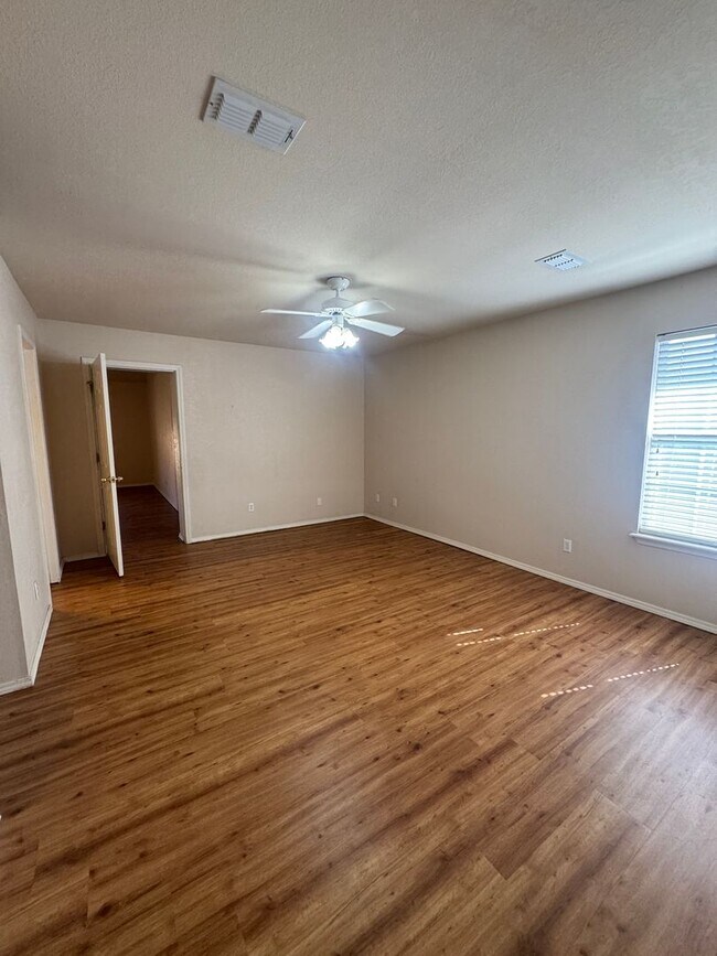 Building Photo - 4210 Catalpa Ln