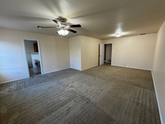 Building Photo - 9901 Diana Dr