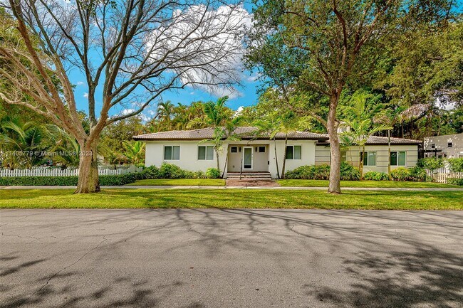 Primary Photo - 500 Palmetto Dr