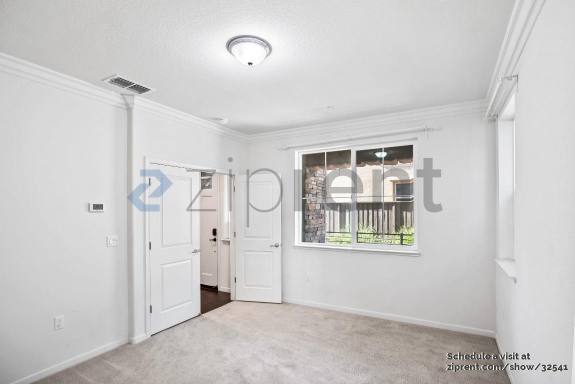 Building Photo - 715 Mystic Topaz Loop