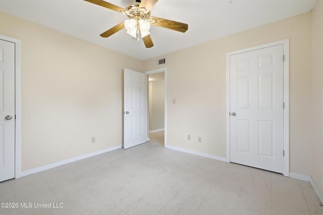 Building Photo - 815 Amar St