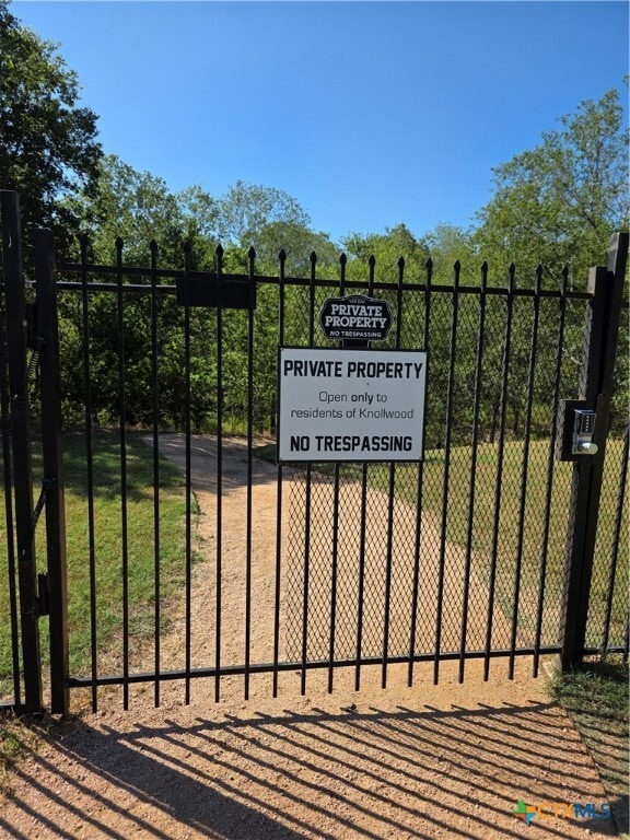 Building Photo - 2500 Highland Haven Dr