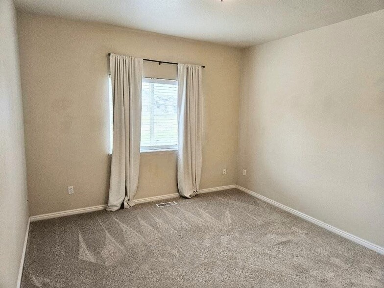 Building Photo - 21 Mangum Cir