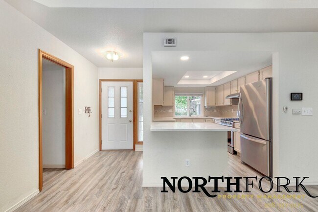 Building Photo - SE Boise Condo