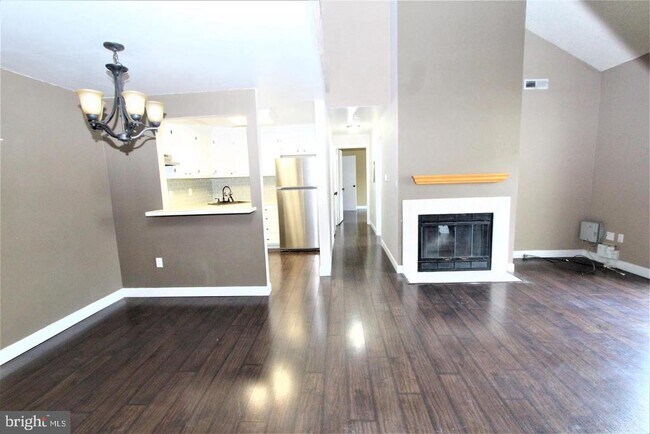 Building Photo - 604 Ravens Crest Dr