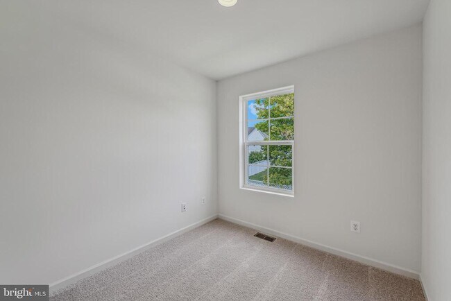 Building Photo - 162 Ludgate Mnr