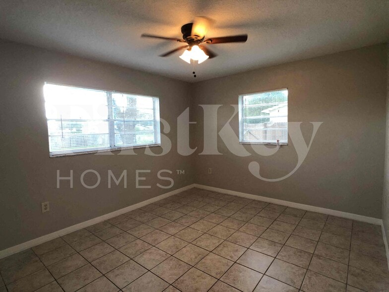 Building Photo - 3252 Peterborough St