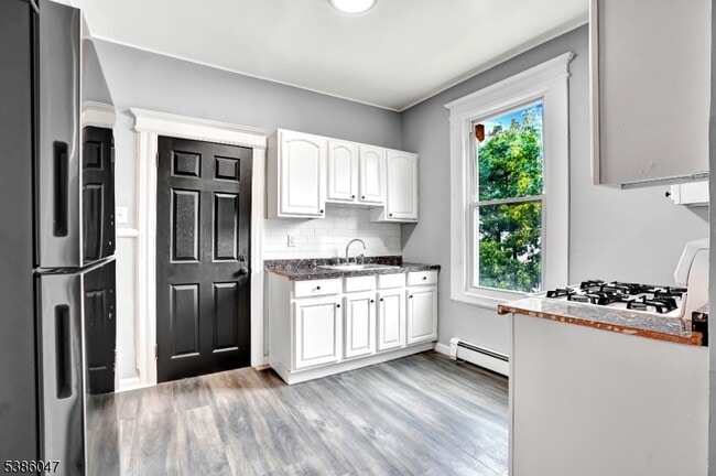 Building Photo - 49 Tichenor Terrace