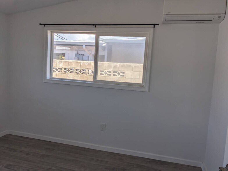 Bed 1 - 99-741 Hulumanu St