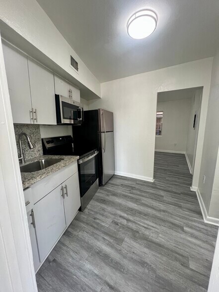 Building Photo - 1630 NW 35th St