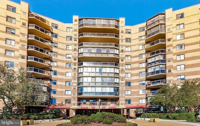 Building Photo - 8350 Greensboro Dr